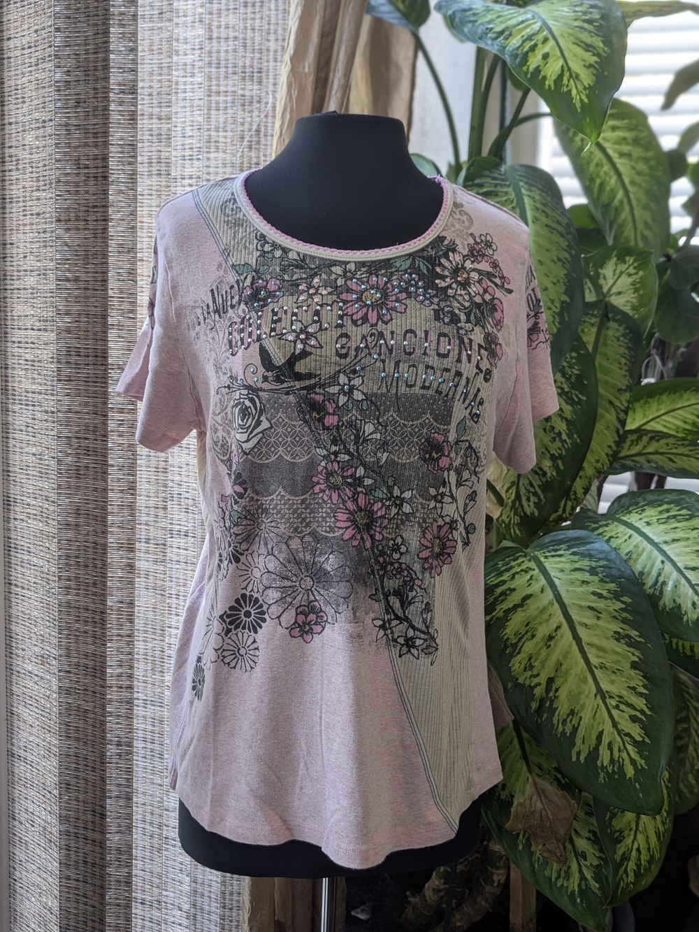 VINTAGE Y2K VANILLA SUGAR FLORAL GRAPHIC TEE with rhinestone embellishments 2Xl